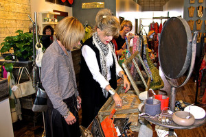 Bonnie-Radow-Objects-Trunk-Show-with-customer1