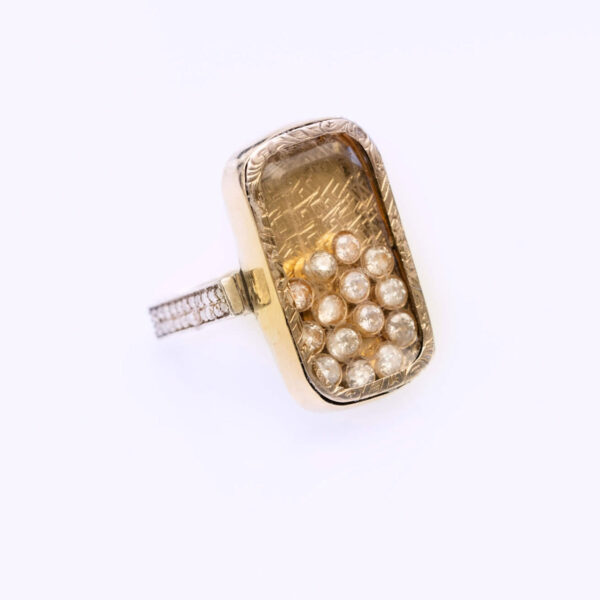 Gold Ring with Pearls