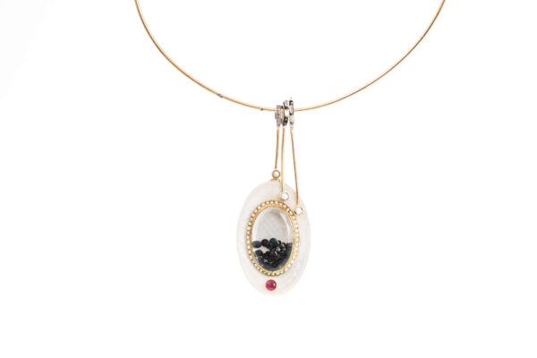 Hanging Pearls & Onyx Gemstone Gold Necklace